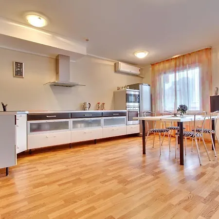 Daily Apartments- Viru Sunny Studio With Balcony Tallinn